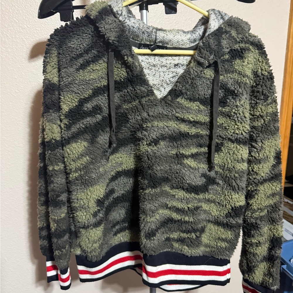 Derek Heart Green and Black V-Neck Sweater